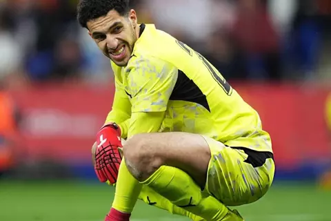 شوبير: حسام حسن طالبنا باللعب على الفوز.. واستطعنا تحجيم خطورة إسبانيا